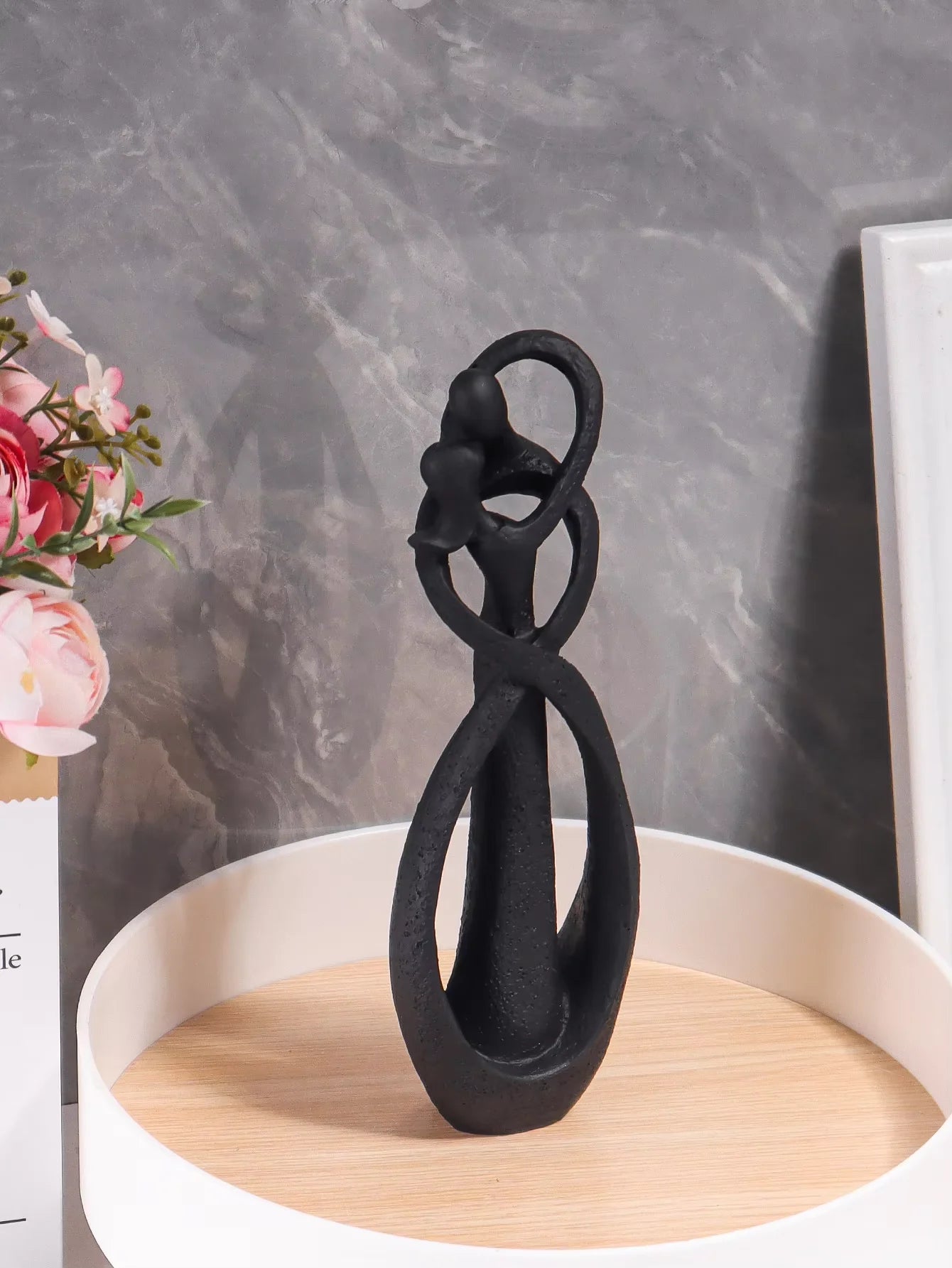 Abstract Couple Embrace Sculpture - Modern Eternal Love Figurine for Home Decor & Anniversary Gift