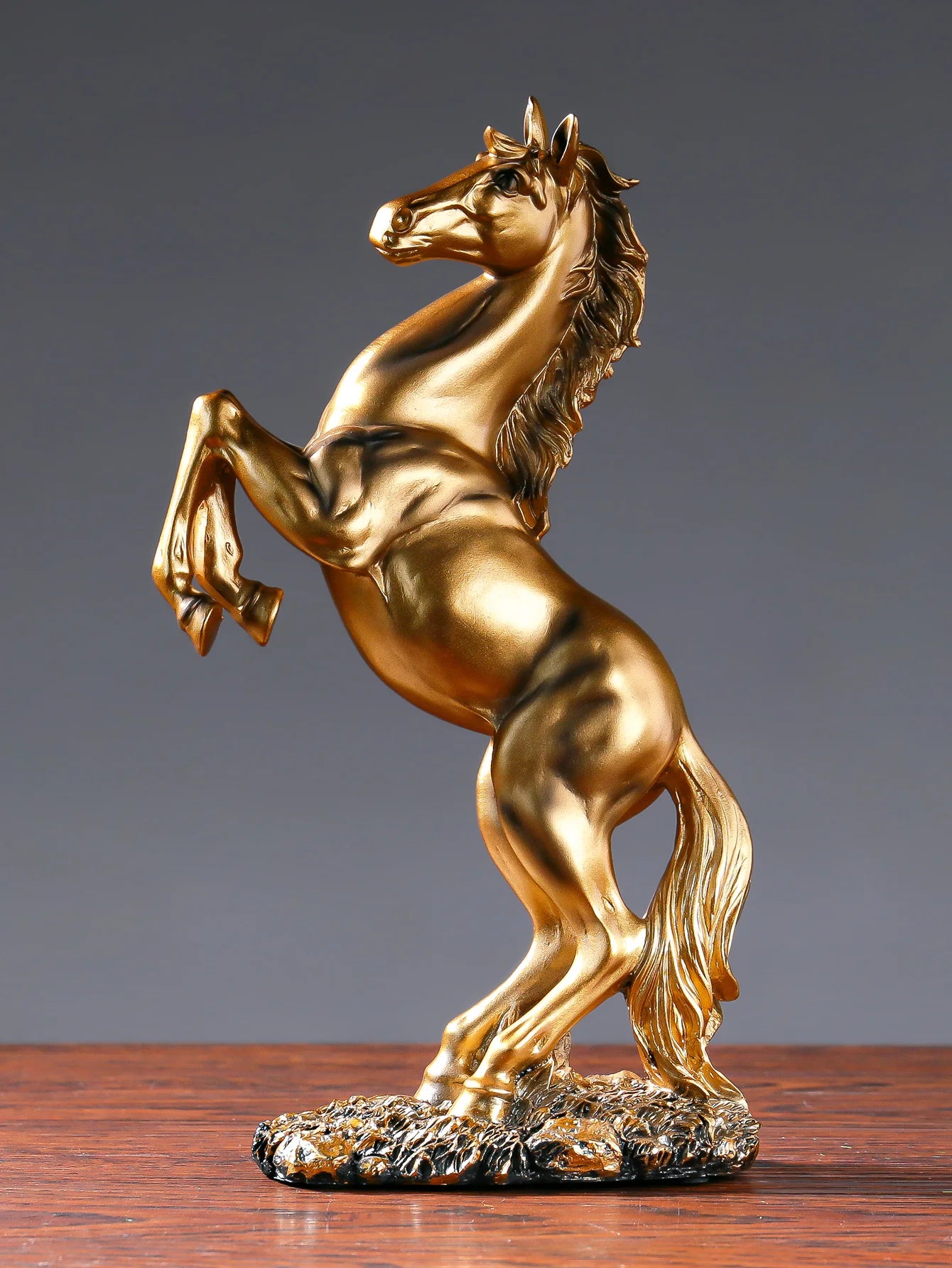 Victory Horse Resin Statue - 30cm European Style Stallion Figurine for Home & Office Decor