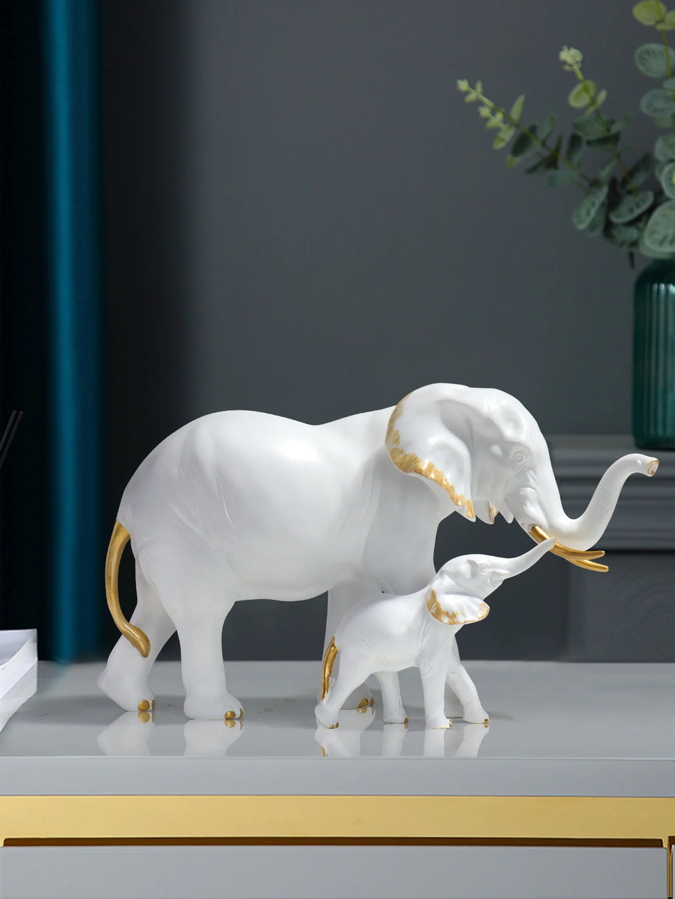 Mother & Child Elephant Sculpture - Modern Resin Family Decor